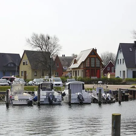 Doppelhaushaelfte Breetzer Boddentraum Im Hafendorf Vieregge Villa Exterior photo