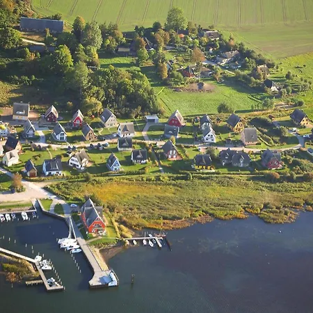 Doppelhaushaelfte Breetzer Boddentraum Im Hafendorf Vieregge Villa Exterior photo