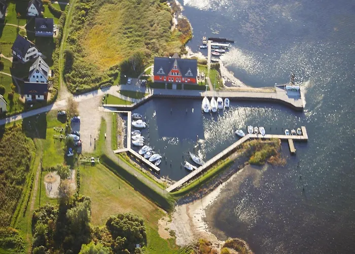 Doppelhaushaelfte Breetzer Boddentraum Im Hafendorf Vieregge