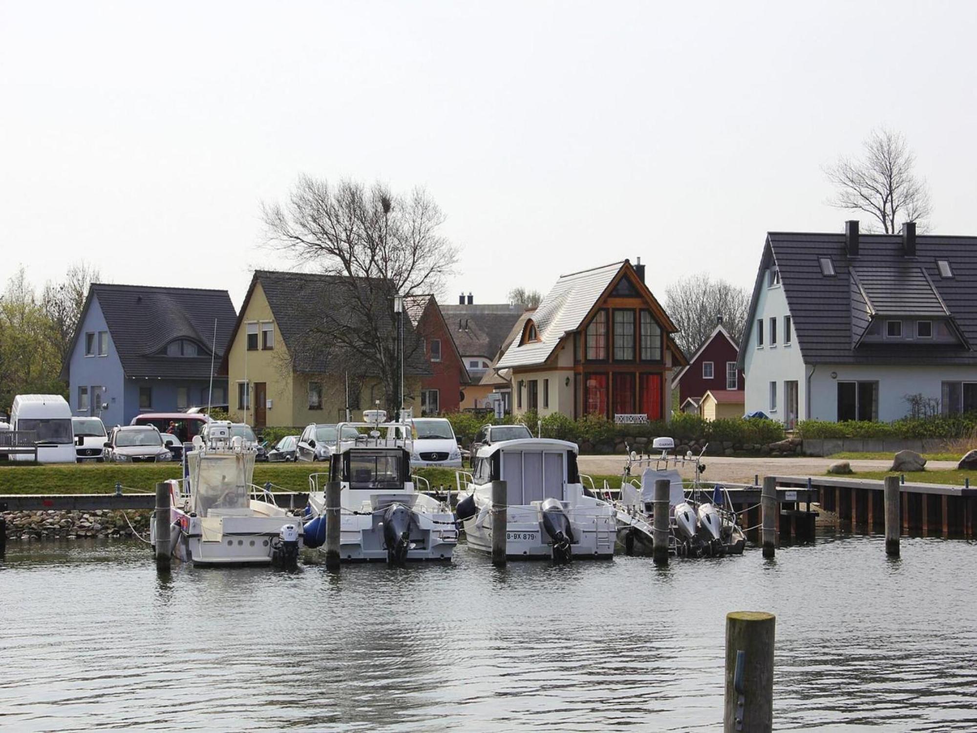 Doppelhaushaelfte Breetzer Boddentraum Im Hafendorf Holiday home Vieregge